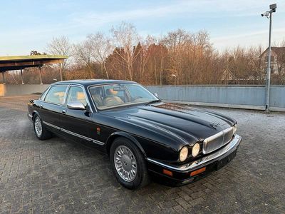 Schwarz Gebraucht 1996 Jaguar XJ12 Limousine | 24.500 €