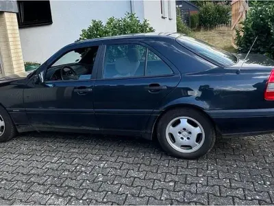 Gebraucht Mercedes C200 136 PS (100 kW) 1996 Schwarz Limousine