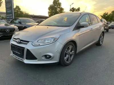 Gebraucht Ford Focus SYNC Edition 125 PS (91 kW) 2013 Silber Limousine