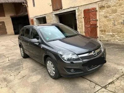 Gebraucht Opel Astra Innovation 116 PS (85 kW) 2010 Grau Kombi