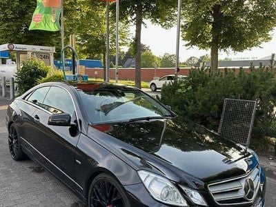 Gebraucht Mercedes E250 204 PS (150 kW) 2010 Schwarz Coupé