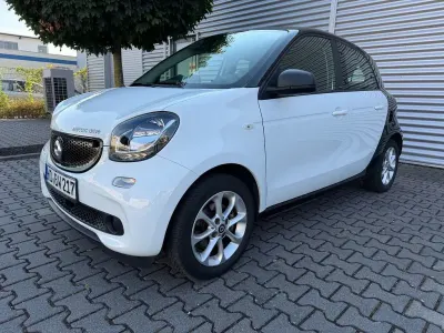 Gebraucht Smart ForFour Electric Drive 60 kW (82 PS) 2018 Weiß Limousine