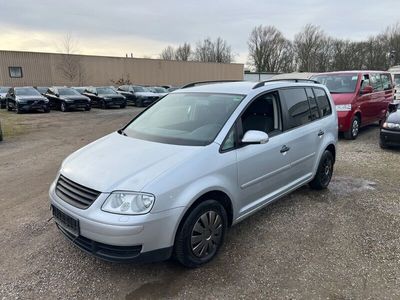 Grau Gebraucht 2005 VW Touran Van / Kleinbus | 1.650 € (Fairer Preis)