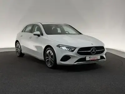Gebraucht Mercedes A180 Progressive 150 PS (110 kW) 2023 Weiß Limousine