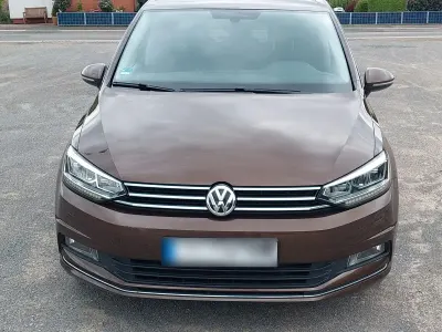Gebraucht VW Touran Highline 150 PS (110 kW) 2017 Braun Van / Kleinbus