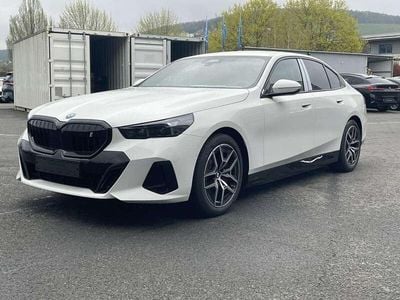 Nouă BMW i5 M Sport 250 kW (340 CP) 2025 Alb Berlinǎ