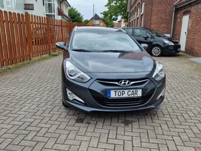 Gebraucht Hyundai i40 Edition 138 PS (101 kW) 2013 Grau Kombi