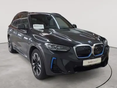 Gebraucht BMW iX3 210 kW (286 PS) 2023 Sophistograu brillanteffekt metallic SUV