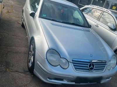 Second-hand Mercedes C200