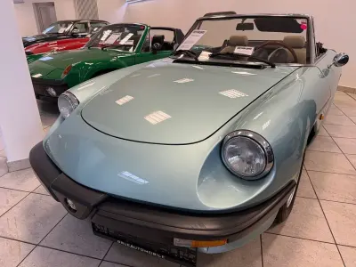 Gebraucht Alfa Romeo Spider 126 PS (92 kW) 1984 Grün Cabrio