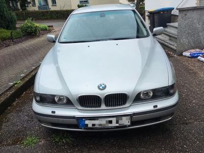 BMW 528
