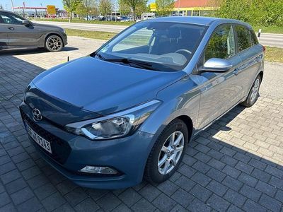 Second-hand Hyundai i20 Trend 75 CP (55 kW) 2017 Albastru Berlinǎ