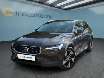 Gebraucht Volvo V60 CC 197 PS (144 kW) 2023 Grau Kombi