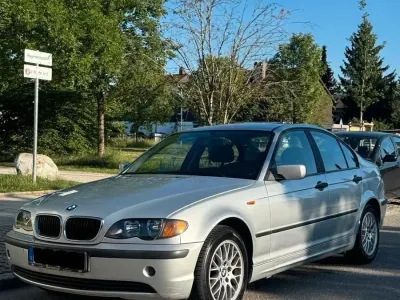 Gebraucht BMW 318 143 PS (105 kW) 2005 Grau Limousine