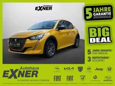 Occasion Peugeot e-208 Allure 100 kW (136 PK) 2023 Geel Hatchback