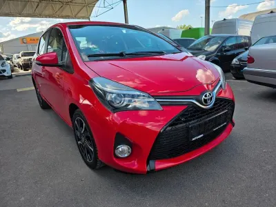 Gebraucht Toyota Yaris 99 PS (72 kW) 2014 Rot Kleinwagen