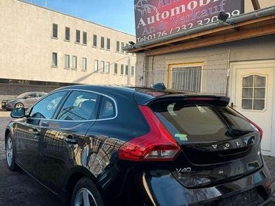Gebraucht Volvo V40 Momentum 150 PS (110 kW) 2014 Schwarz Limousine