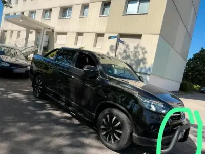 Gebraucht SsangYong Musso 215 PS (158 kW) 2022 Schwarz Pickup