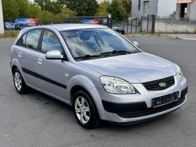Gebraucht Kia Rio EX 97 PS (71 kW) 2009 Silber Limousine