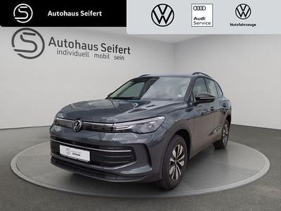 Neu VW Tiguan Life 204 PS (150 kW) 2025 Grau SUV