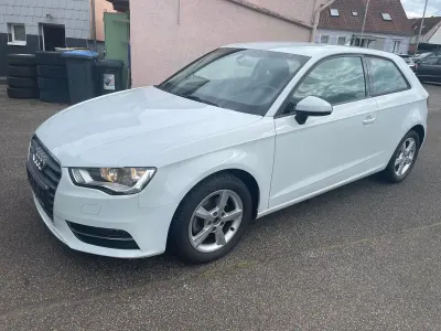 Gebraucht Audi A3 Attraction 105 PS (77 kW) 2014 Weiß Kleinwagen