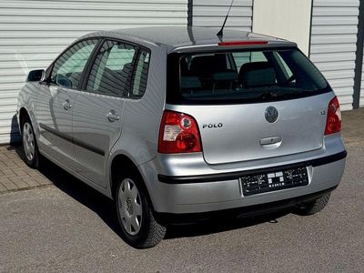 Gebraucht VW Polo Comfortline 64 PS (47 kW) 2002 Silber Limousine