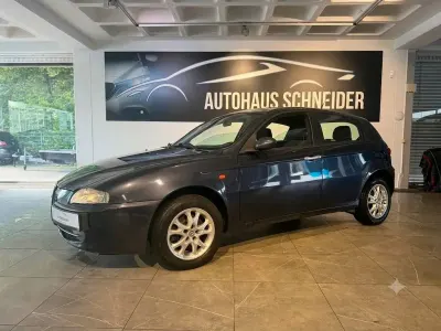 Gebraucht Alfa Romeo 147 Distinctive 120 PS (88 kW) 2002 Schwarz Kleinwagen