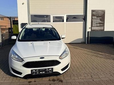 Gebraucht Ford Focus Ambiente 95 PS (69 kW) 2015 Weiß Kombi