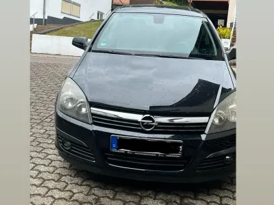 Gebraucht Opel Astra 140 PS (102 kW) 2006 Schwarz Kleinwagen