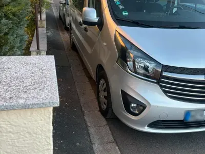 Usata Opel Vivaro 145 CV (106 kW) 2017 Argento Monovolume