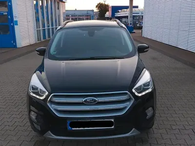 Gebraucht Ford Kuga 150 PS (110 kW) 2017 Schwarz SUV