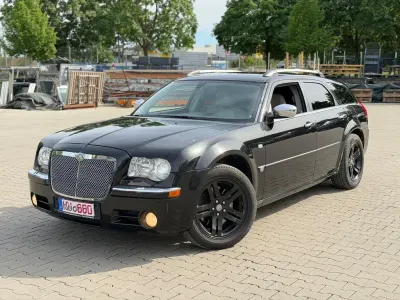 Używany Chrysler 300C Touring 340 KM (250 kW) 2006 Czarny Kombi