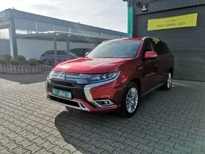 Gebraucht Mitsubishi Outlander 224 PS (164 kW) 2020 Rot SUV