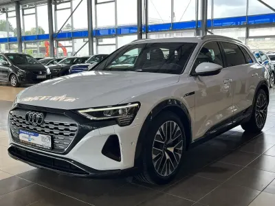 Gebraucht Audi Q8 e-tron S-Line 250 kW (340 PS) 2024 Weiß gletscherweiß metallic SUV