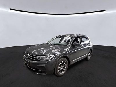 Gebraucht VW Tiguan R 150 PS (110 kW) 2023 Urano gray SUV