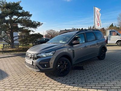 Neu Dacia Jogger Extreme 101 PS (74 kW) 2025 Grau Van / Kleinbus
