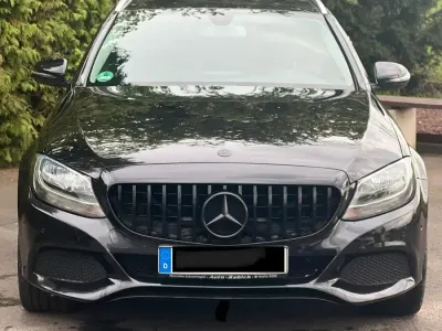 Używany Mercedes C220 170 KM (125 kW) 2015 Czarny Kombi
