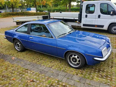 Używany Opel Manta S 90 KM (66 kW) 1978 Niebieski Coupe