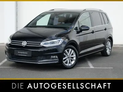 Gebraucht VW Touran Highline 150 PS (110 kW) 2017 Deep black perleffekt Van / Kleinbus