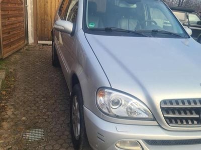 Gebraucht Mercedes ML500 292 PS (214 kW) 2001 Silber SUV