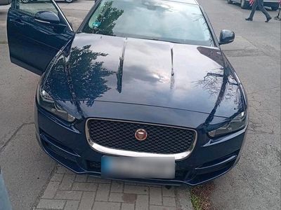 Second-hand Jaguar XE 180 CP (132 kW) 2016 Albastru Berlinǎ