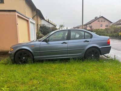 gebraucht BMW 318 i | AHK | Klima | TÜV bis Sep 25