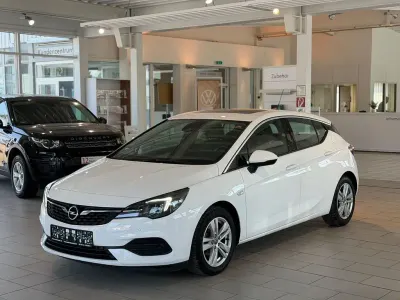 Gebraucht Opel Astra Elegance 110 PS (80 kW) 2020 Weiß Limousine