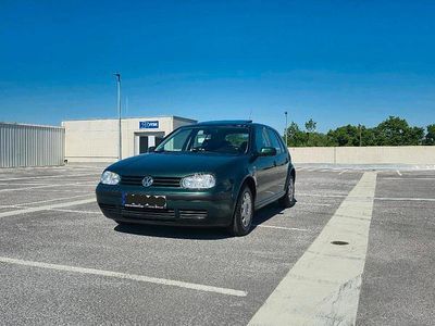 Grün Gebraucht 1999 VW Golf IV Kleinwagen | 1.750 € (Fairer Preis)