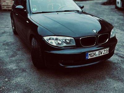 Gebraucht BMW 116 122 PS (89 kW) 2007 Blau Kleinwagen