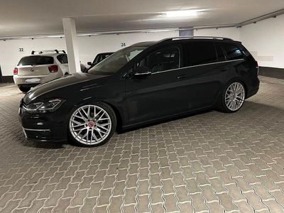 Gebraucht VW Golf VII Highline 150 PS (110 kW) 2017 Grau Limousine