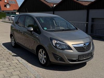 Begagnad Opel Meriva Edition 101 HK (74 kW) 2011 Beige Minibuss