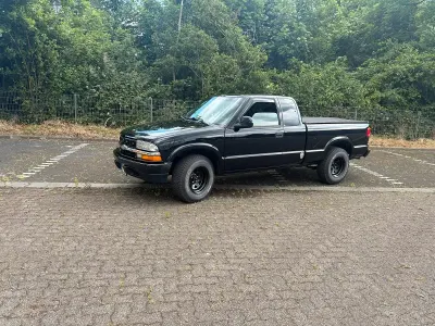 Gebraucht Chevrolet S10 122 PS (89 kW) 1999 Schwarz Pickup