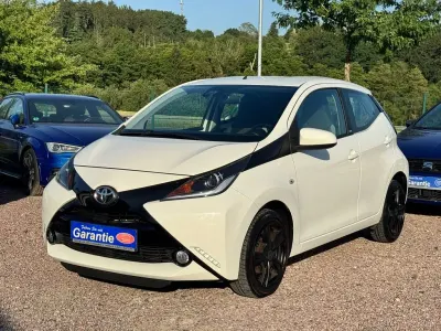 Gebraucht Toyota Aygo Edition-S 69 PS (50 kW) 2016 Weiß Kleinwagen