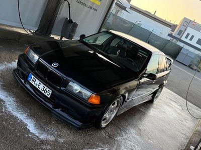 Schwarz Gebraucht 1996 BMW 323 M Sport Limousine | 4.900 €